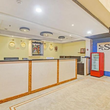 Отель Oyo Townhouse 707 Grand Krishna Хайдарабад Экстерьер фото