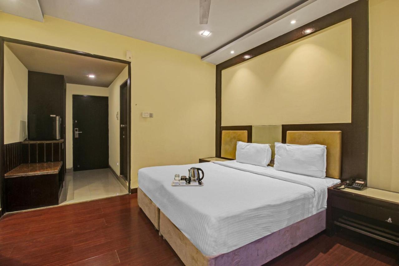 Отель Oyo Townhouse 707 Grand Krishna Хайдарабад Экстерьер фото